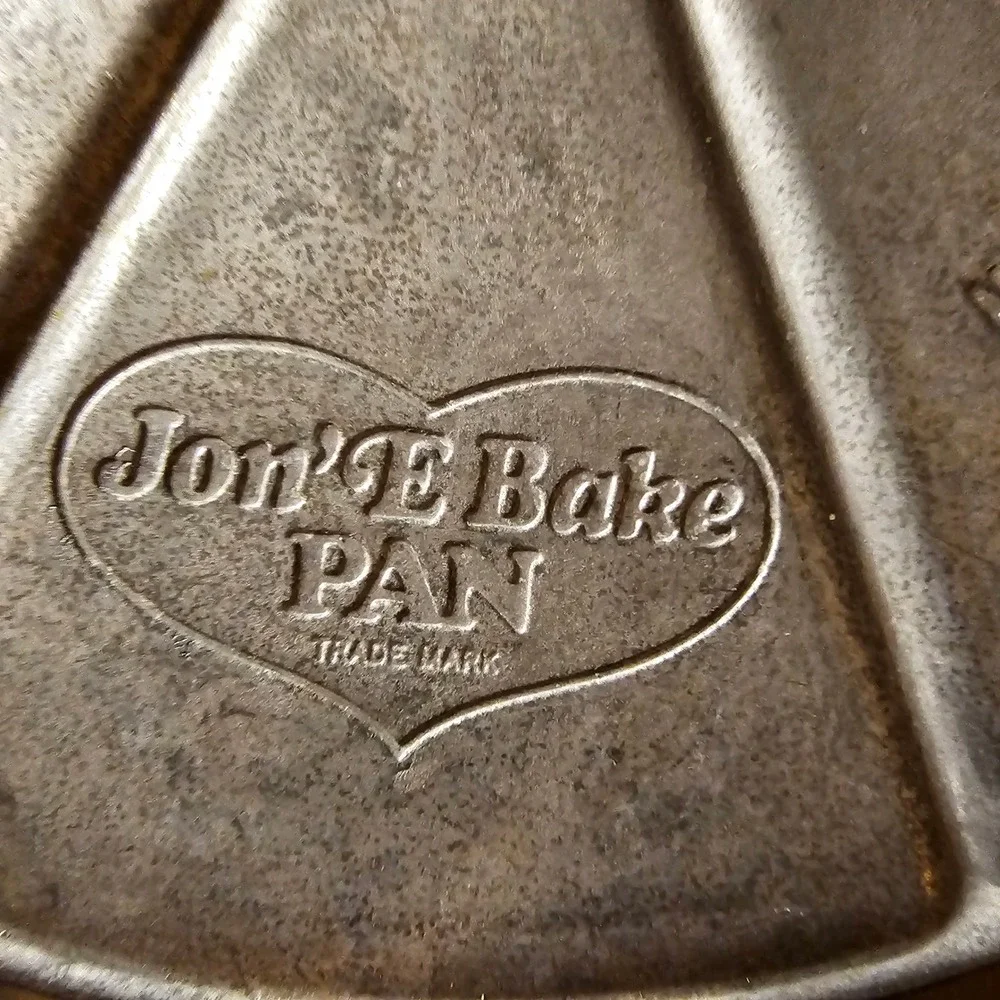 Vintage Northland Aluminum Jon'E Bake Pan 8 Wedge Cornbread Scone  Nordic Ware